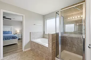 1202 Quarterhorse Dr, Alvin, TX 77511 - Photo 27