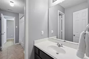 1202 Quarterhorse Dr, Alvin, TX 77511 - Photo 19