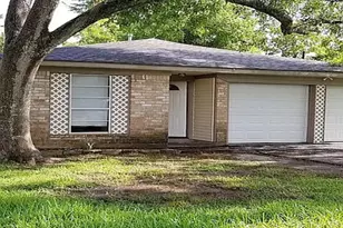 4605 37th St, Dickinson, TX 77539 - Photo 1