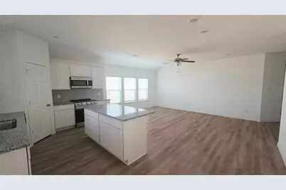 10481 Sugar Mill Dr, Conroe, TX 77306 - Photo 5