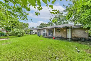 10438 Caxton St, Houston, TX 77016 - Photo 21