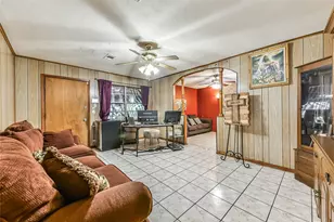 10438 Caxton St, Houston, TX 77016 - Photo 5