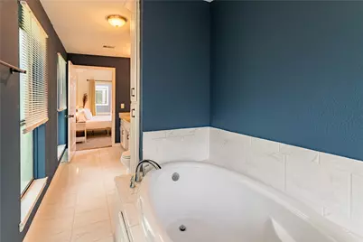 129 Springs Edge Drive, Conroe, TX 77356 - Photo 17