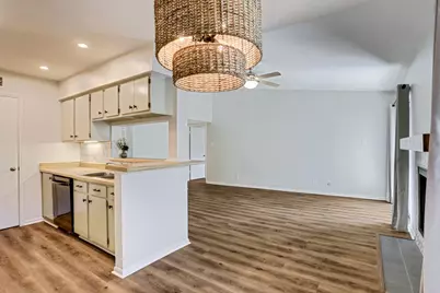 700 Thicket Lane #1004, Houston, TX 77079 - Photo 5