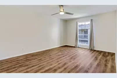 700 Thicket Lane #1004, Houston, TX 77079 - Photo 9