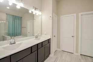 6807 Vista Ledge Dr, Baytown, TX 77521 - Photo 11