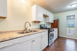 1170 Sailfish St, Bayou Vista, TX 77563 - Photo 9