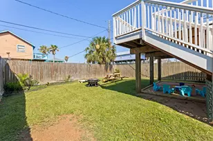 4021 Las Palmas St, Galveston, TX 77554 - Photo 47