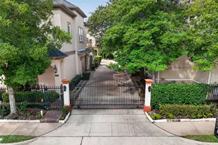 2816 McCulloch Cir, Houston, TX 77056 - Photo 45