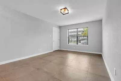 606 Marshall Street #B6, Houston, TX 77006 - Photo 9