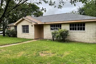 2401 Camino Ct, Texas City, TX 77590 - Photo 1