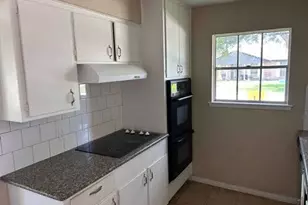 2401 Camino Ct, Texas City, TX 77590 - Photo 5