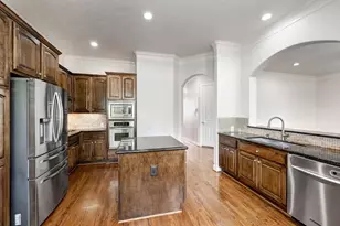 7827 Shady Villa Cove, Houston, TX 77055 - Photo 7