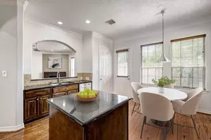 7827 Shady Villa Cove, Houston, TX 77055 - Photo 9