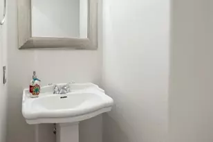 7827 Shady Villa Cove, Houston, TX 77055 - Photo 11