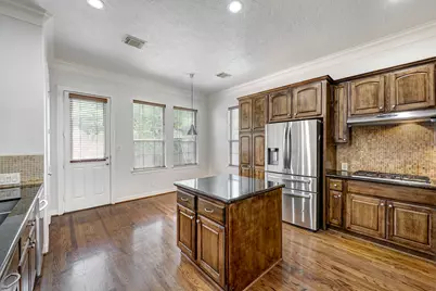 7827 Shady Villa Cove, Houston, TX 77055 - Photo 9