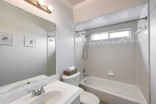 7827 Shady Villa Cove, Houston, TX 77055 - Photo 19