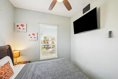 11216 Reagor Way, Galveston, TX 77554 - Photo 21