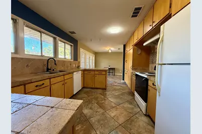 1505 Berry Lane, Longview, TX 75602 - Photo 17