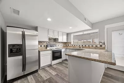 7031 Chasewood Drive, Missouri City, TX 77489 - Photo 11