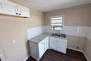 2211 Avenue O, Galveston, TX 77550 - Photo 9