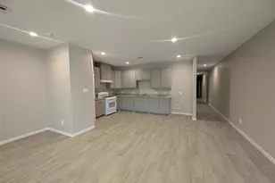 7745 Swiftwater Ln, Houston, TX 77075 - Photo 7