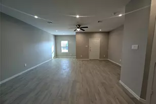 7745 Swiftwater Ln, Houston, TX 77075 - Photo 5