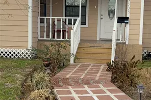 6305 Frisco St, Houston, TX 77022 - Photo 9