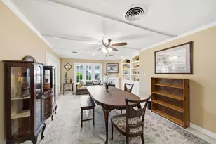 9910 Pine Lake Dr, Houston, TX 77055 - Photo 7