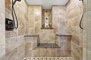 9910 Pine Lake Dr, Houston, TX 77055 - Photo 11