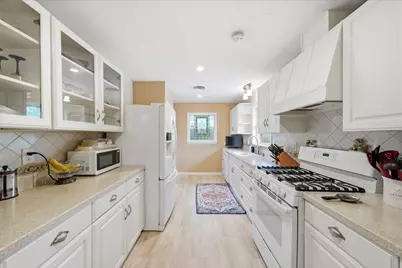 9910 Pine Lake Drive, Houston, TX 77055 - Photo 5