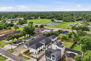 5034 Mallow St, Houston, TX 77033 - Photo 27