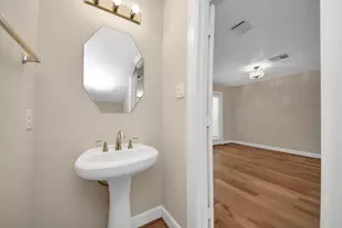 5951 S Loop E, Houston, TX 77033 - Photo 5