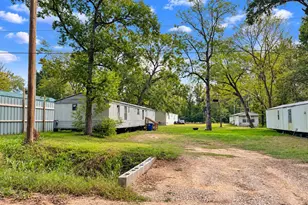 163 Robbins Ave, Livingston, TX 77351 - Photo 17