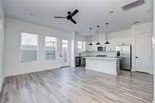 2054 Johanna Crk Dr, Houston, TX 77055 - Photo 9