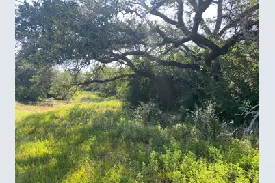 000 Pintail Ln, Columbus, TX 78934 - Photo 9