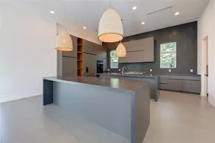 7218 Schiller St, Houston, TX 77055 - Photo 13