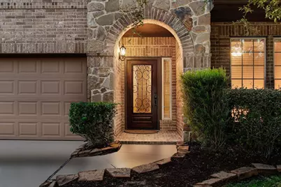 126 Hearthshire Circle, The Woodlands, TX 77354 - Photo 3