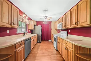 1809 N Roberson St, Conroe, TX 77301 - Photo 3