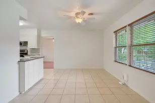 1915 Vinewood Dr, Bryan, TX 77802 - Photo 5