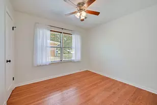 1915 Vinewood Dr, Bryan, TX 77802 - Photo 13