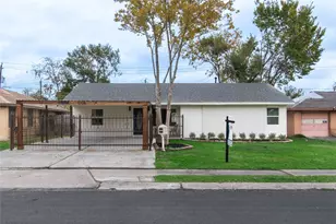 5326 De Lange Ln, Houston, TX 77092 - Photo 5