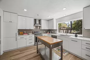 1 Sandlily Ct, The Woodlands, TX 77380 - Photo 11