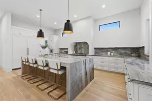 316 W 30th St, Houston, TX 77018 - Photo 11