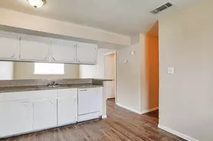 427 Hollyvale Dr, Houston, TX 77060 - Photo 5