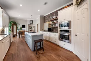 919 Grand Oaks Cir, College Station, TX 77840 - Photo 15