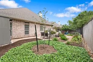 919 Grand Oaks Cir, College Station, TX 77840 - Photo 33