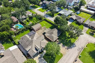 9602 Long Branch Ln, Houston, TX 77055 - Photo 11