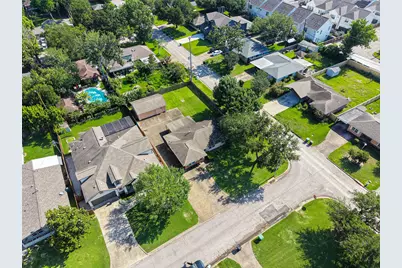 9602 Long Branch Lane, Houston, TX 77055 - Photo 13