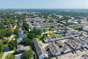 9602 Long Branch Ln, Houston, TX 77055 - Photo 15